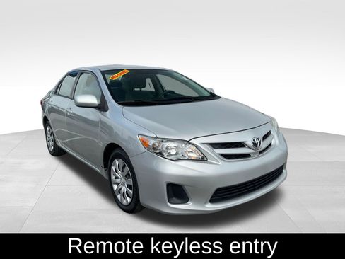 Used 2012 Toyota Corolla LE image 3