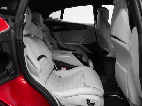 Certified 2025 Ferrari Purosangue AWD/4WD image 40
