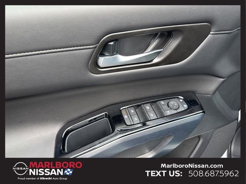 New 2025 Nissan Pathfinder SL image 30
