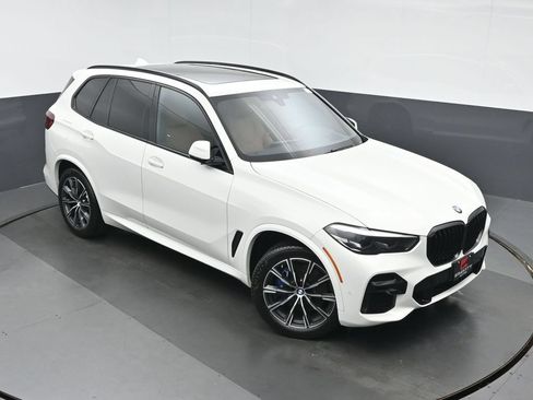 Used 2023 BMW X5 xDrive40i w/ M Sport Package AWD/4WD image 34