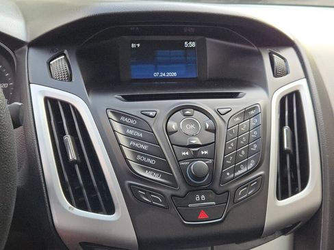 Used 2014 Ford Focus SE FWD image 22