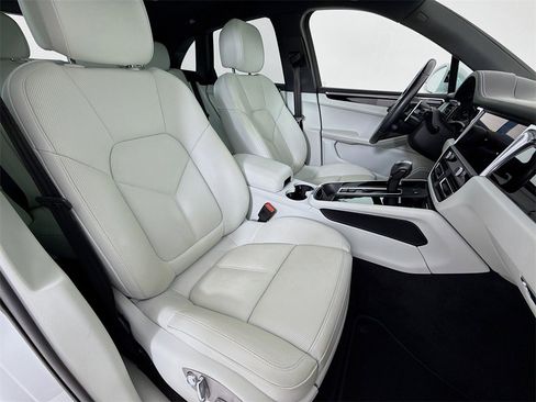 Used 2022 Porsche Macan S image 31