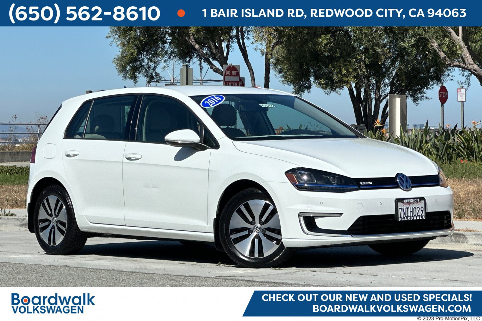 Used 2016 Volkswagen e-Golf SEL Premium FWD image 1
