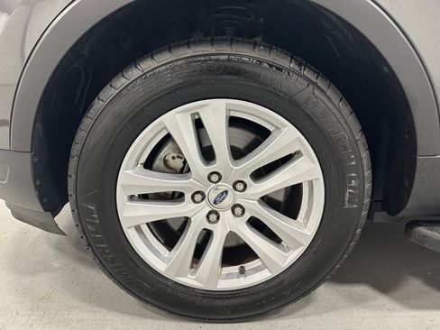 Used 2018 Ford Explorer XLT w/ Equipment Group 201A AWD/4WD image 56