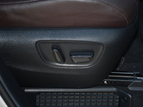 Certified 2023 Toyota Sienna Platinum FWD image 24