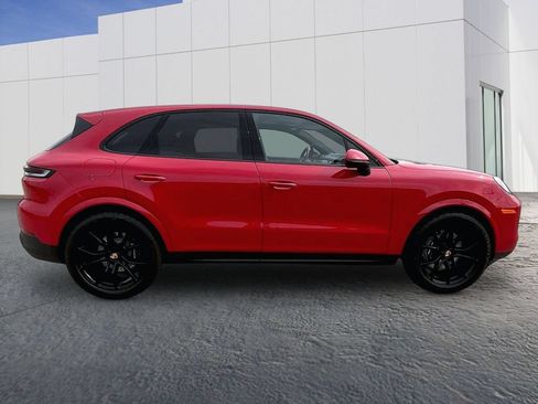 Used 2025 Porsche Cayenne AWD/4WD image 8