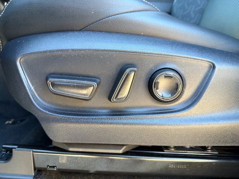 Used 2025 Toyota Tacoma Limited image 22