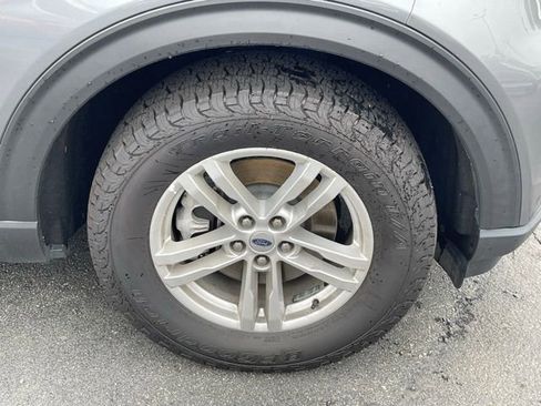 Used 2022 Ford Explorer XLT w/ Equipment Group 202A image 22