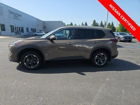 Certified 2025 Nissan Rogue SV w/ SV Premium Package AWD/4WD image 5