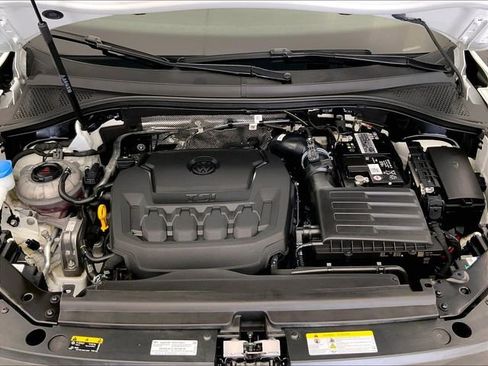 Certified 2023 Volkswagen Tiguan SE R-Line AWD/4WD image 19
