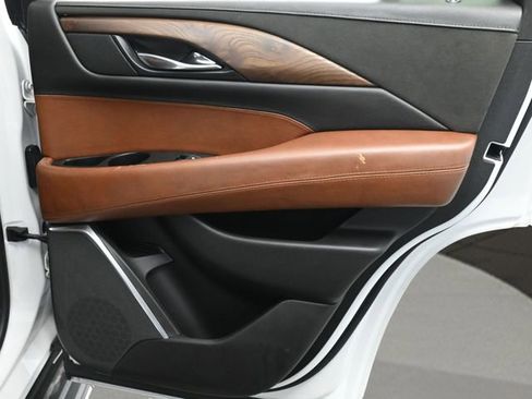 Used 2020 Cadillac Escalade Luxury image 17