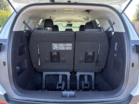 Used 2026 Kia Carnival FWD image 34