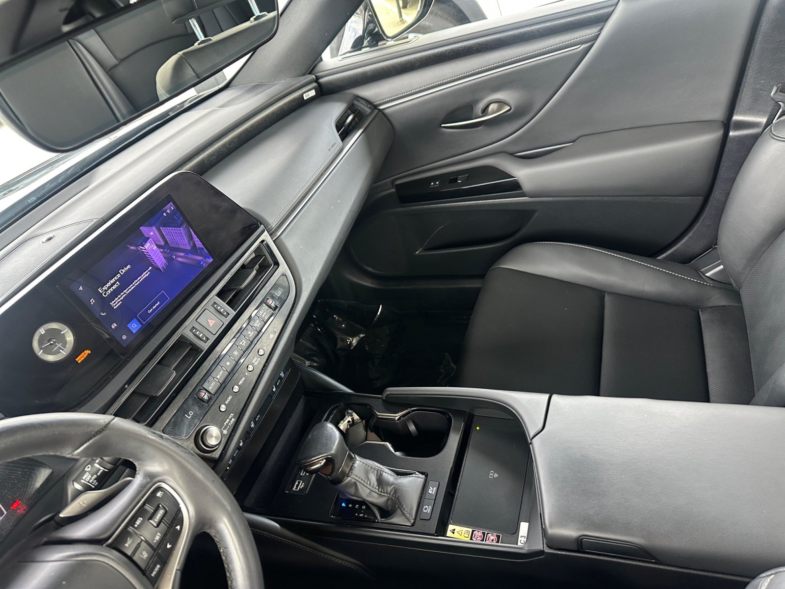 Used 2024 Lexus ES 300h w/ Premium Package FWD image 25