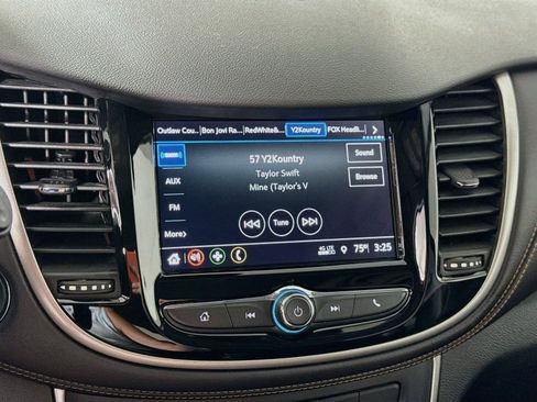 Used 2018 Chevrolet Trax LT w/ LT Convenience Package AWD/4WD image 8
