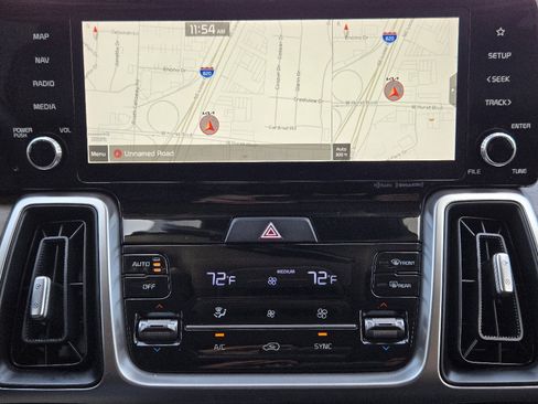 Certified 2022 Kia Sorento S image 8