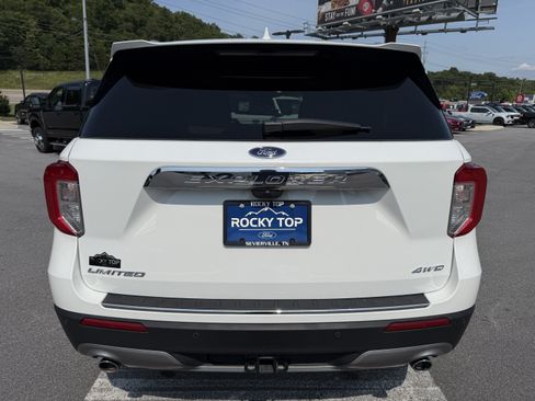 Used 2023 Ford Explorer Limited w/ Equipment Group 301A AWD/4WD image 6