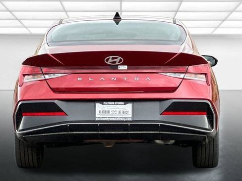 New 2025 Hyundai Elantra SEL image 5