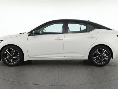 Used 2025 Nissan Sentra SV FWD image 5