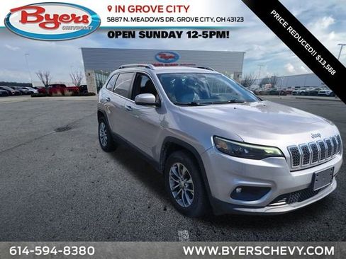Used 2019 Jeep Cherokee Latitude Plus w/ Cold Weather Group AWD/4WD image 1