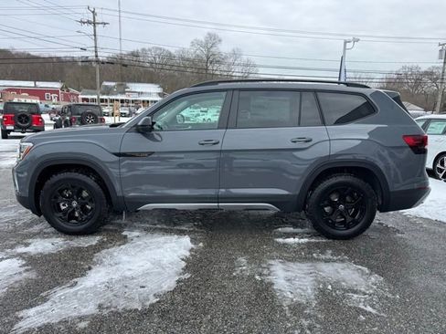 New 2026 Volkswagen Atlas Peak Edition image 8