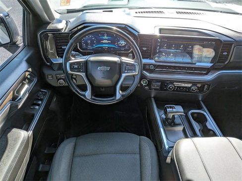 Used 2023 Chevrolet Silverado 1500 LT Trail Boss w/ Convenience Package II image 32