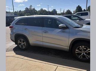 Used 2017 Toyota Highlander Plus w/ Protection Package #3 AWD/4WD video 1