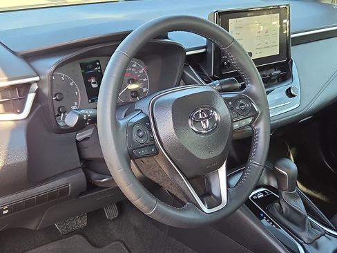Used 2025 Toyota Corolla SE image 10