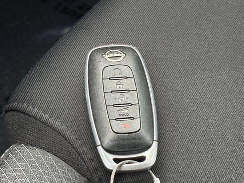 Used 2025 Nissan Pathfinder SV FWD image 25