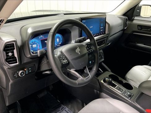 Used 2025 Ford Bronco Sport Badlands image 14