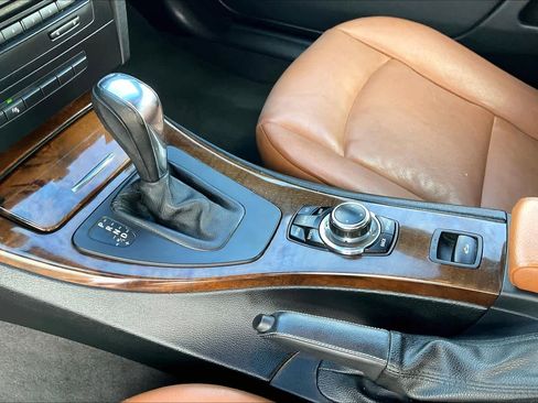 Used 2013 BMW 328i Convertible image 15