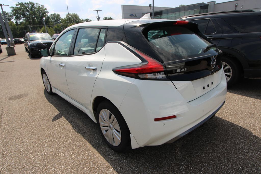 Used 2025 Nissan Leaf S FWD image 6