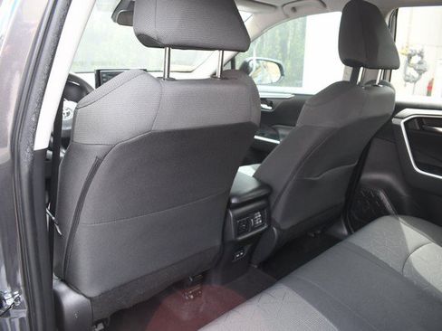 Used 2022 Toyota RAV4 XLE w/ Convenience Package FWD image 22