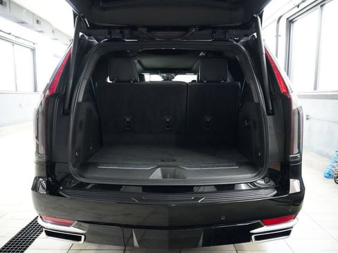 Used 2023 Cadillac Escalade Premium Luxury AWD/4WD image 47
