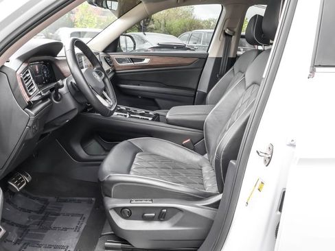 Used 2024 Volkswagen Atlas SEL Premium R-Line AWD/4WD image 5