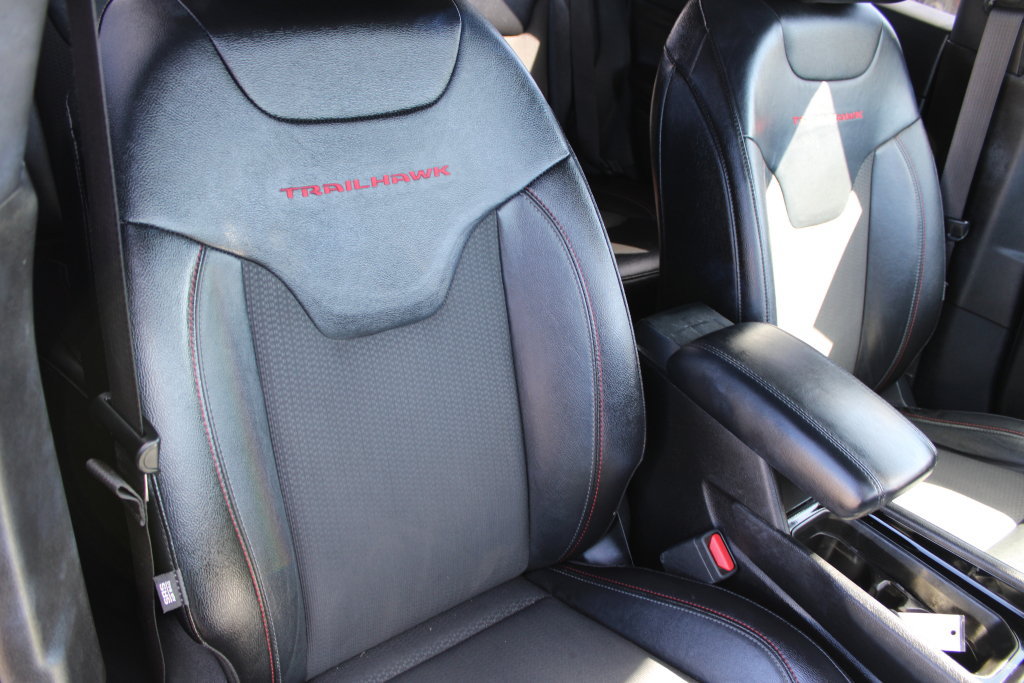 Used 2024 Jeep Compass Trailhawk AWD/4WD image 13