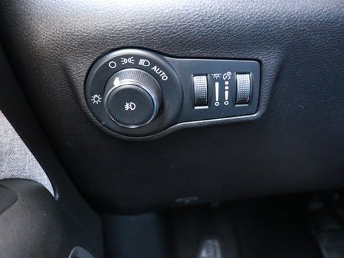 Used 2024 Jeep Compass Latitude AWD/4WD image 24