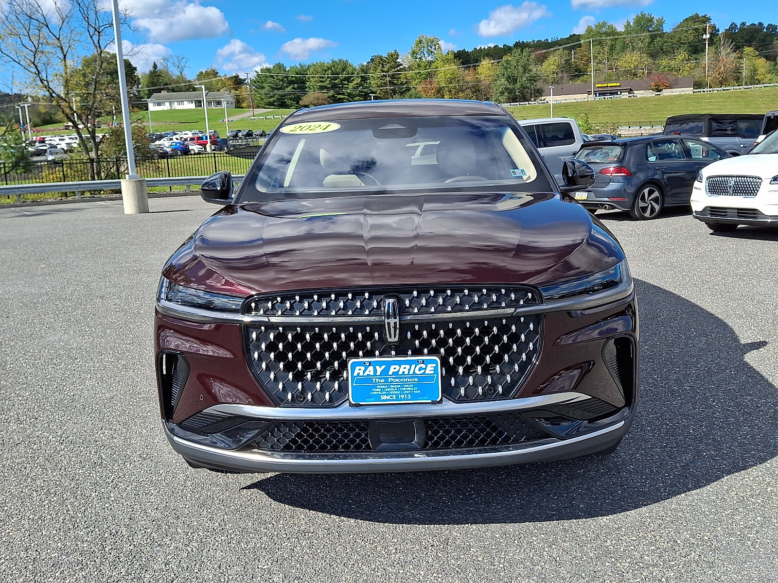 Used 2024 Lincoln Nautilus Premier AWD/4WD image 2