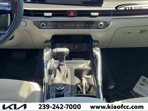 New 2026 Kia Sorento S w/ S Panoramic Sunroof Package FWD image 18