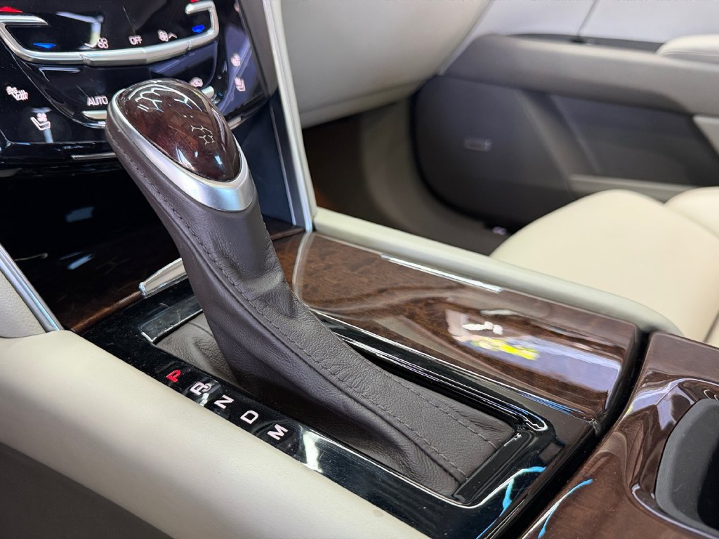Used 2013 Cadillac XTS Platinum FWD image 21