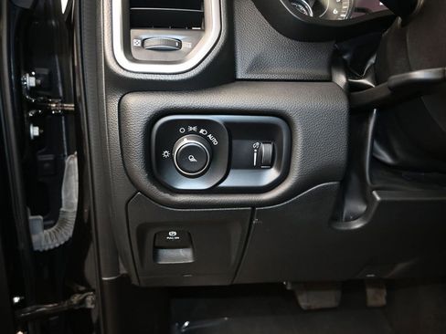 Used 2024 RAM 1500 Laramie AWD/4WD image 12