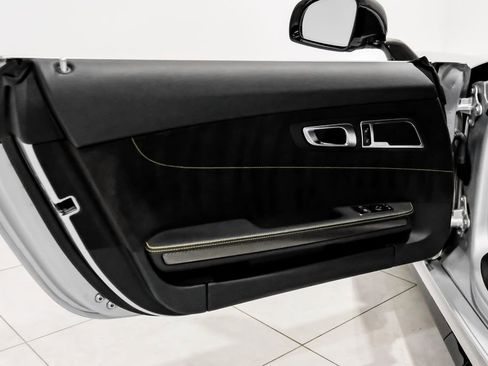 Used 2018 Mercedes-Benz AMG GT R image 32