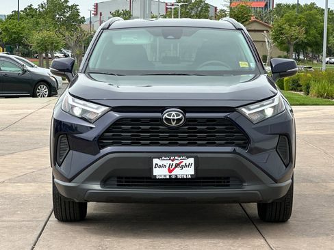 Used 2025 Toyota RAV4 XLE AWD/4WD image 10