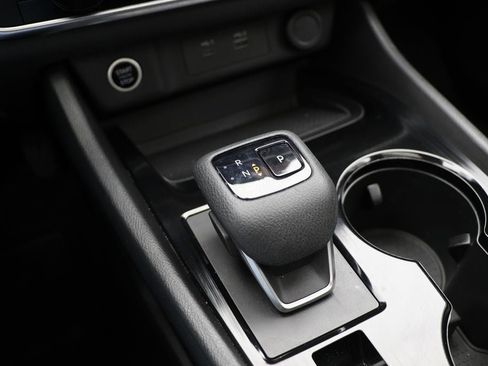 Used 2023 Nissan Rogue SV w/ SV Premium B Package image 24