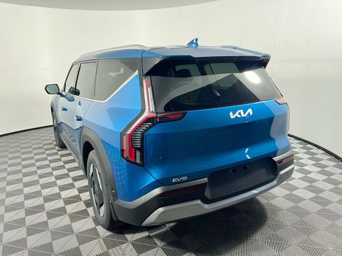 New 2026 Kia EV9 Wind image 6