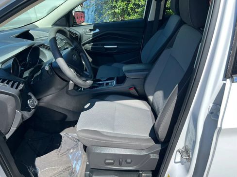 Used 2018 Ford Escape SE FWD image 8