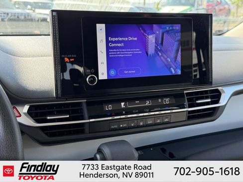 Certified 2025 Toyota Sienna LE FWD image 25