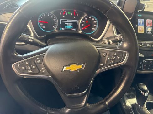 Used 2018 Chevrolet Equinox Premier AWD/4WD image 24