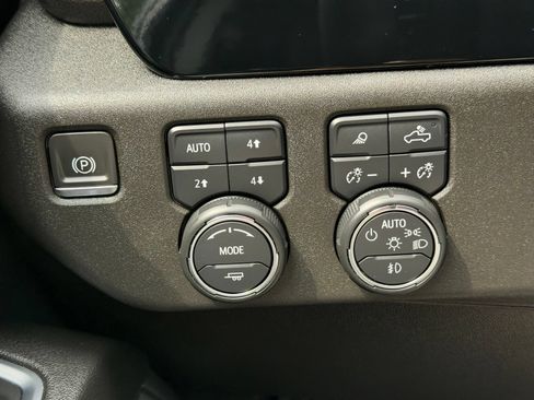 Used 2024 Chevrolet Silverado 1500 RST AWD/4WD image 12