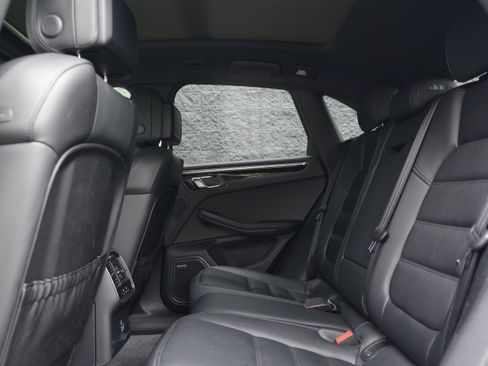 Certified 2026 Porsche Macan Turbo AWD/4WD image 30