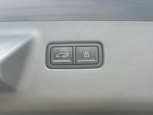 Used 2025 Hyundai Santa Fe SEL FWD image 10